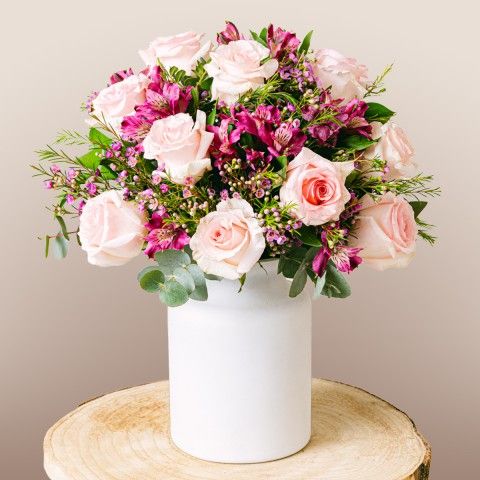 Product photo for Pink Bloom: Rosas y Alstroemerias