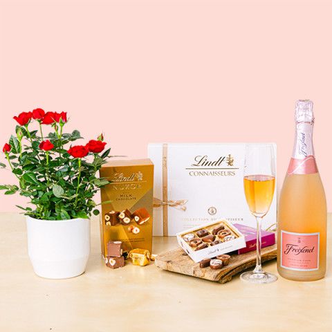 Product photo for Sweet Valentine: Chocolates y cava rosé