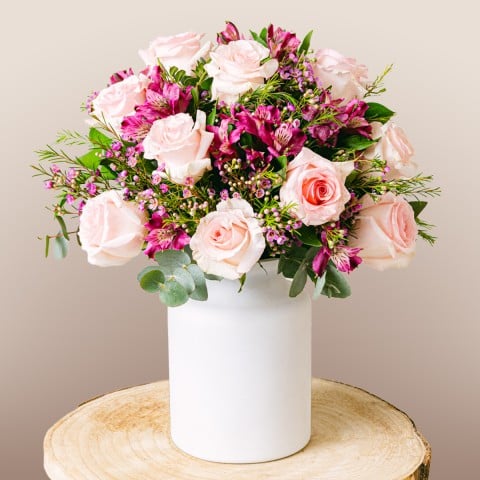 Pink Bloom: Rosas y Alstroemerias