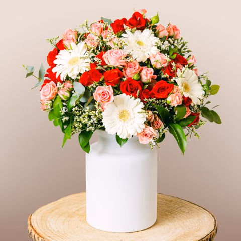 Corazón Puro: Rosas Spray y Mini Gerberas