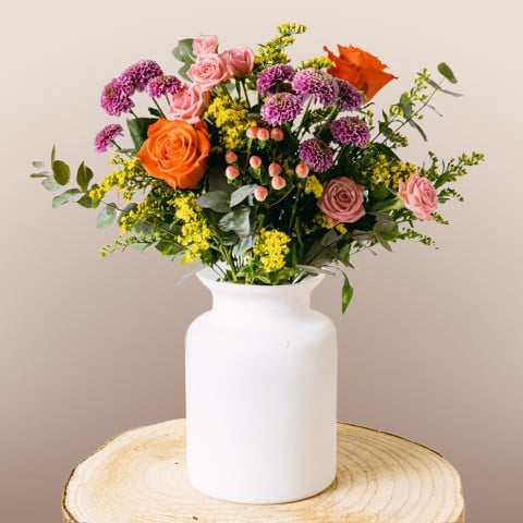 Armonía Flor de Hogar: ¡Rosas naranjas para alegrar tu día!