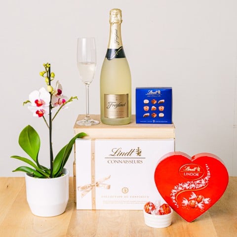 Sweet Charm: Mini orquidea, Chocolates y Cava Rosé