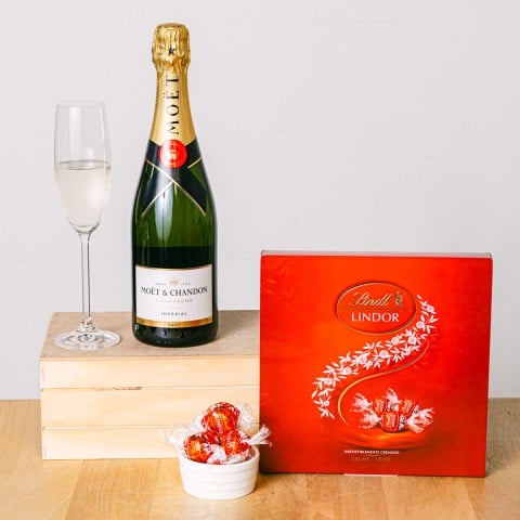 Brindis de Dulzura: Cava y Chocolates