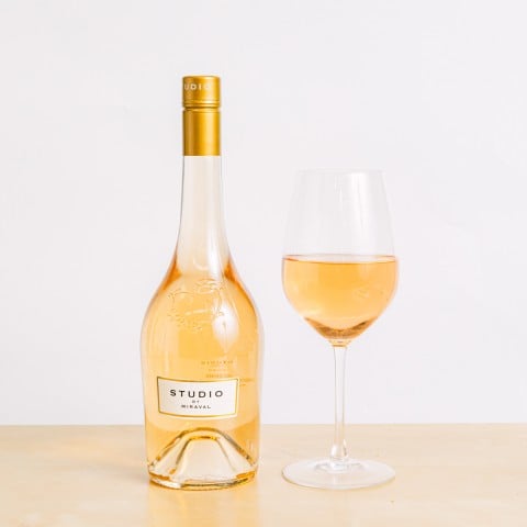 Rose Delicacy: Vino Rosado y mini Pralinés highlight