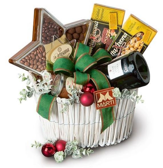 cesta navidad con estrella de chocolates, turrón, mermelada y vino