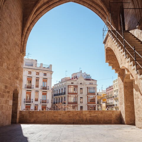 What To Do In Valencia, History And Culture. - Flora Queen