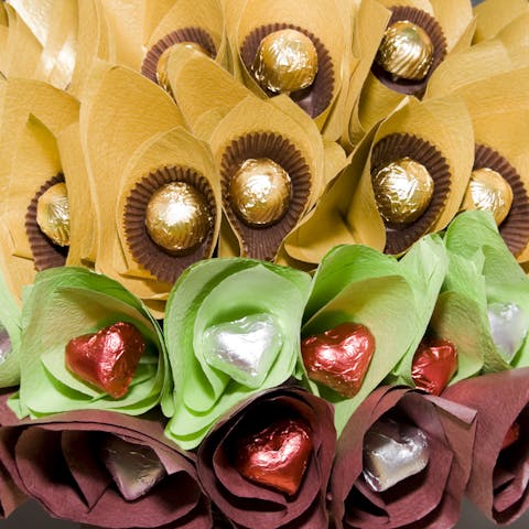 Fulfill that Sweet Tooth with a Candy Bouquet Delivery - Flora Queen
