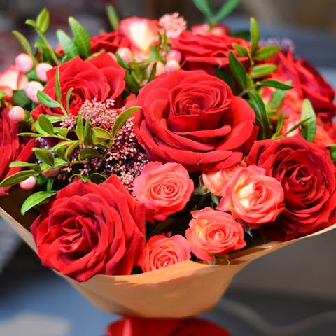 Bouquet of Roses - Flora Queen