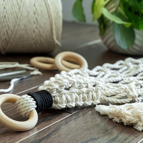 Macrame Plant Hanger DIY - Flora Queen