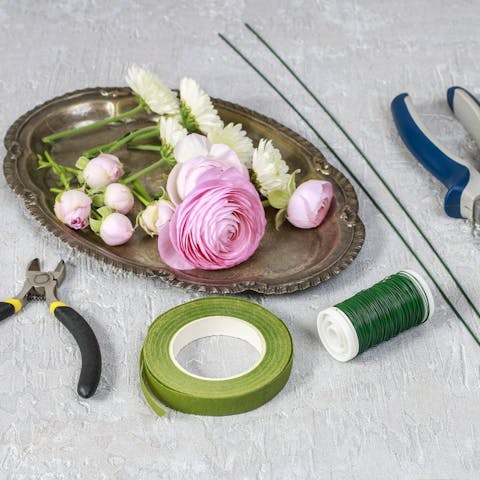 Step-by-Step Guide to Making a Flower Crown - Flora Queen