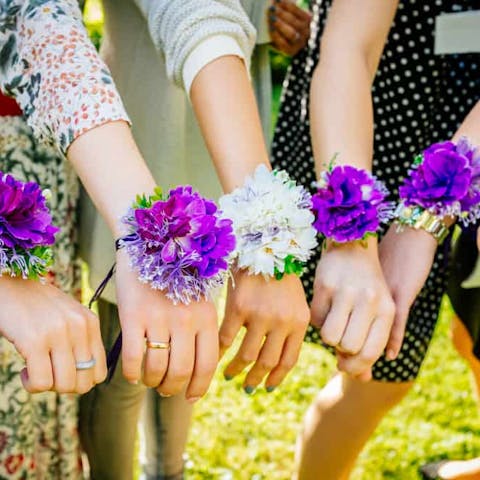 A Guide to Picking the Perfect Prom Flowers - Flora Queen