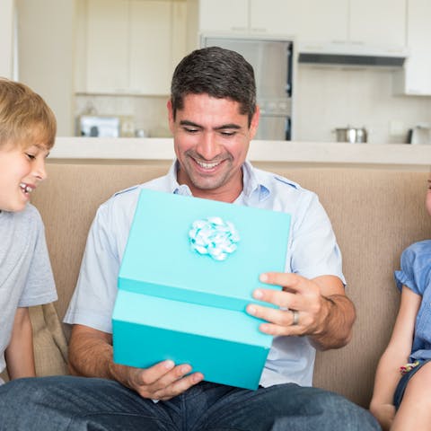 How to Celebrate Your Uncle‘s Birthday - Flora Queen