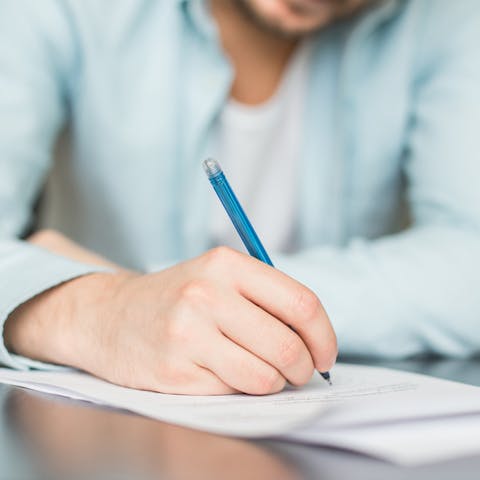 What to Write in a Sympathy Card - Flora Queen