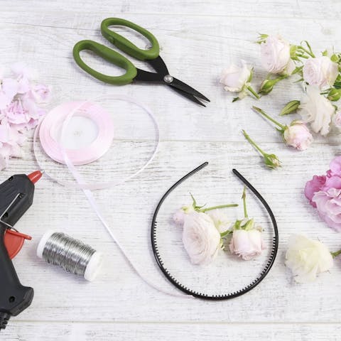 How to Make a DIY Flower Crown - Flora Queen