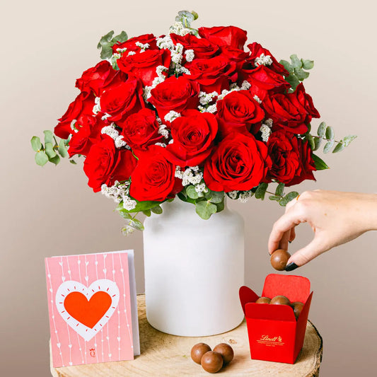 Embrace of Love - Red Roses Flora Queen Flora Queen